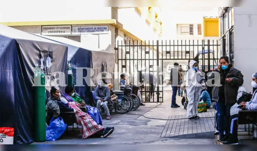 Colapso hospitales en Arequipa.