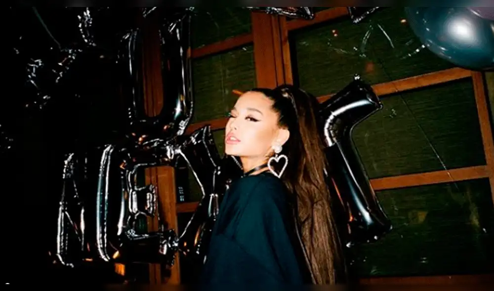 Ariana Grande gana su primer Grammy de su carrera y no lo recibe