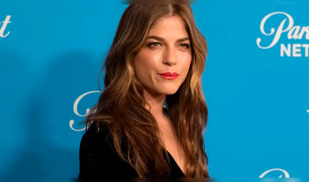 Selma Blair remece los Oscar 2019 al caminar con bastón por enfermedad incurable