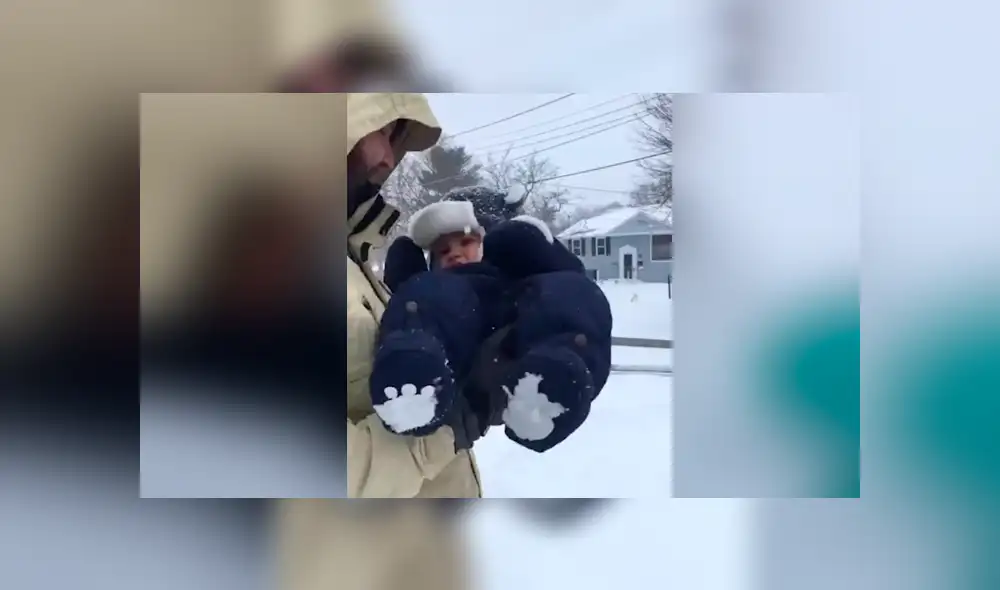Facebook viral: Critican a padre que lanza a su bebé y lo hunde en la nieve [VIDEO] 