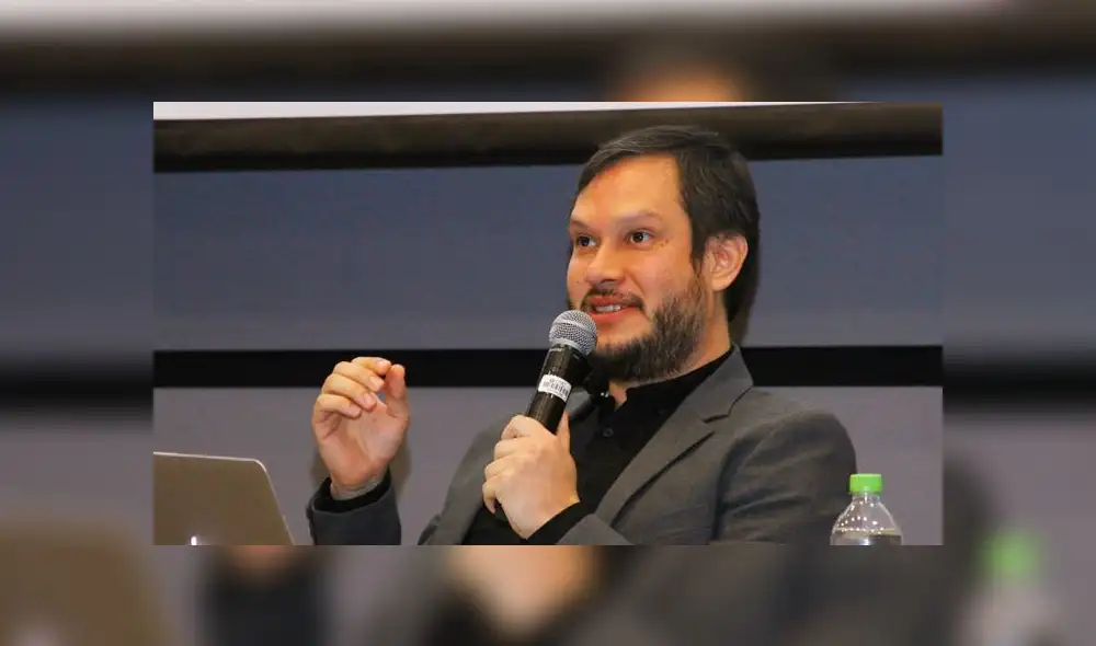 Profesor de la PUCP acusado de violación se pronuncia en Facebook 