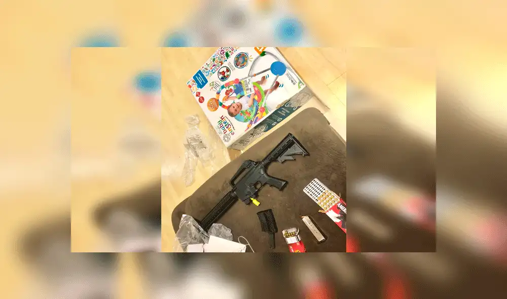 Pareja recibe un regalo de baby shower y al abrir la caja encuentra un rifle de verdad [VIDEO]