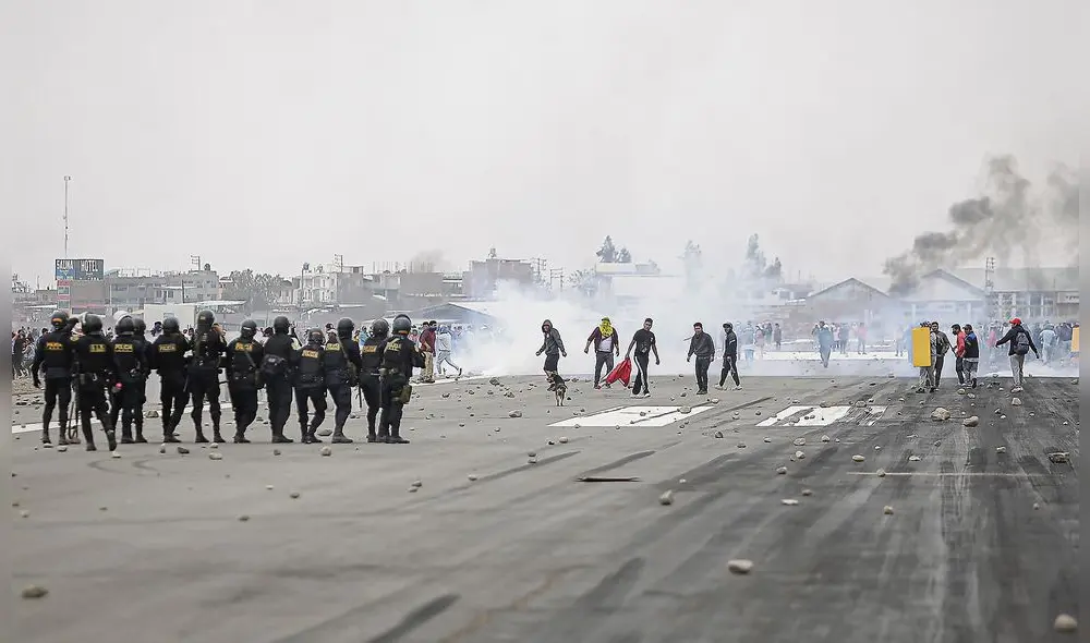 PROTESTAS Y BLOQUEOS EN LA CIUDAD DE AREQUIPA POR EL CIERRE DEL CONGRESO
PROTESTAS Y BLOQUEOS EN LA CIUDAD DE AREQUIPA POR EL CIERRE DEL CONGRESO