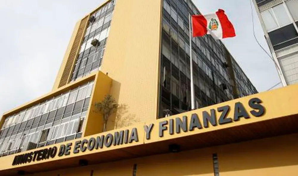 Fiscalía inspeccionó el MEF por presuntas compras irregulares de pruebas COVID-19