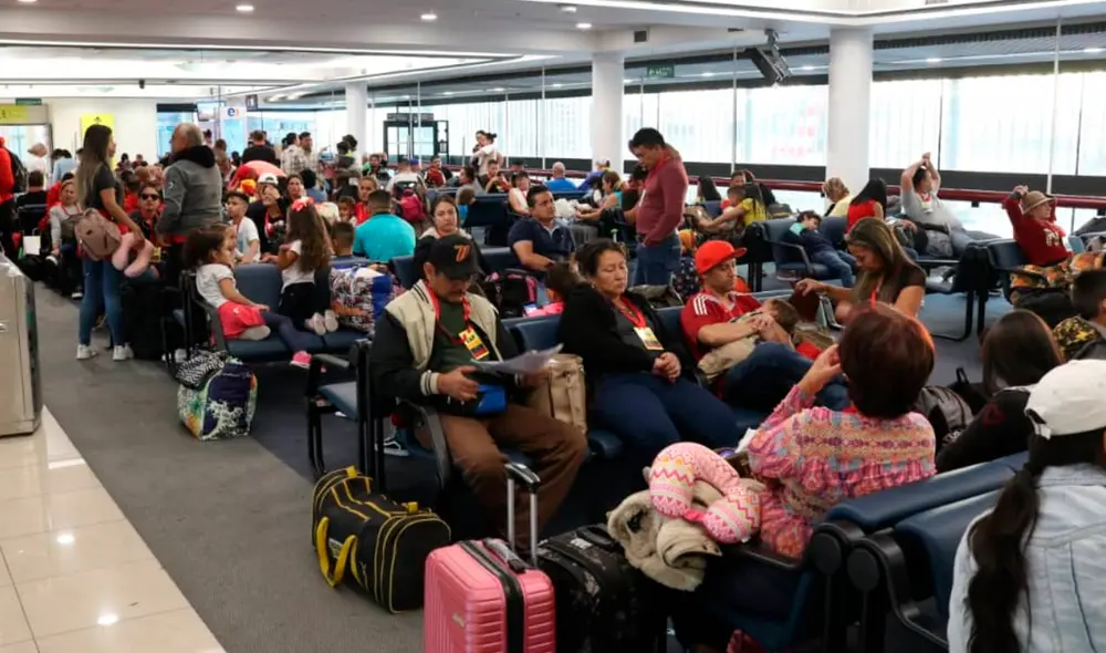 Un total de 250 venezolanos retornaron la noche del miércoles a Caracas, provenientes de Perú. Foto: Difusión. Un total de 250 venezolanos retornaron la noche del miércoles a Caracas, provenientes de Perú. Foto: Difusión.