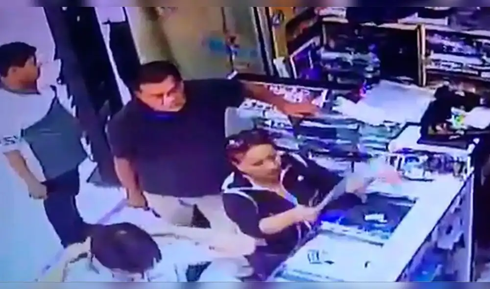 Chiclayo: cámaras registran robo de tenderos en galería [VIDEO]