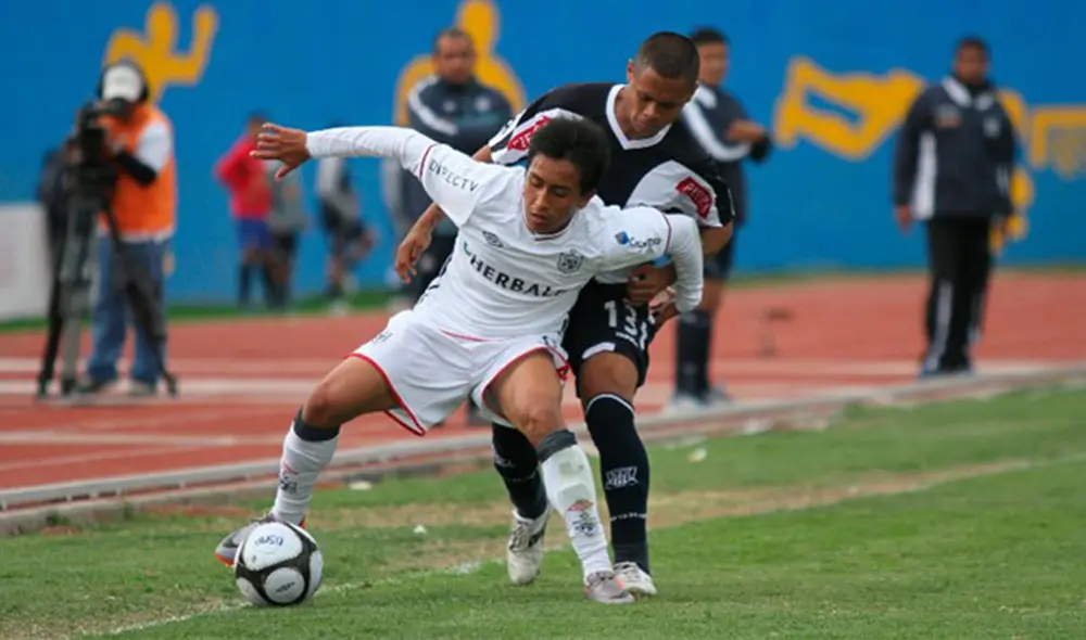 Cueva durante un partido contra Alianza Lima. Cueva durante un partido contra Alianza Lima.