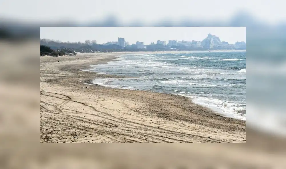 Las playas de La Grande Motte, cerradas como medida de prevención. Fuente: PhotoPQR / France 3. Las playas de La Grande Motte, cerradas como medida de prevención. Fuente: PhotoPQR / France 3.