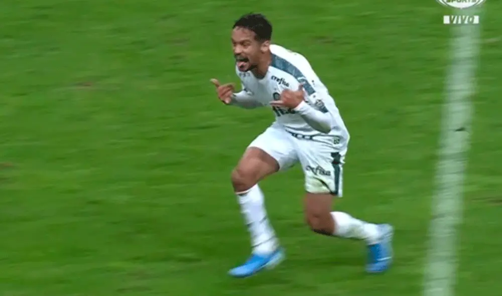 Gustavo Scarpa abrió el marcador en el Gremio vs. Palmeiras con un impresionante remate de más de 30 metros. | Foto: Fox Sports