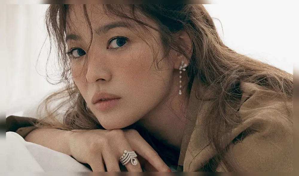 Song Hye Kyo en entrevista con la revista ELLE Signapore para su número de mayo.