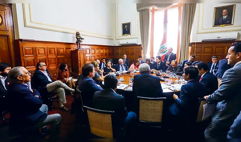 Aumento encubierto por “representación” generará nuevo gasto de S/ 520 mil Aumento encubierto por “representación” generará nuevo gasto de S/ 520 mil