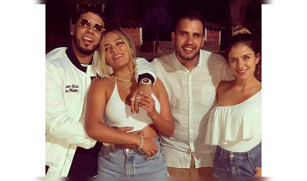 Karol G presume lujoso anillo tras anunciar boda con Anuel AA [VIDEO]