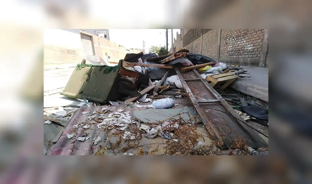 Exigen a municipalidad limpiar calles de Cercado de Lima [VIDEO]