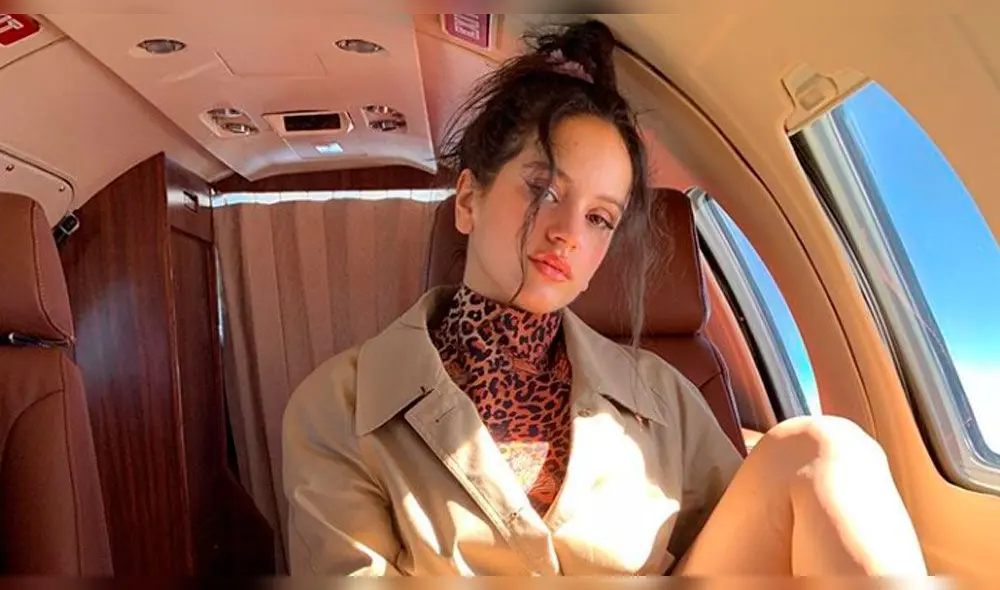 Rosalía rogaba para que la escuchen cantar Rosalía rogaba para que la escuchen cantar