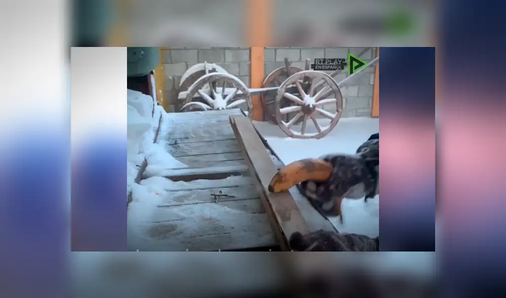 Desliza las fotografías para ver el increíble resultado de este ‘helado’ experimento que hizo un joven ruso. Foto: Captura/RT Play Desliza las fotografías para ver el increíble resultado de este ‘helado’ experimento que hizo un joven ruso. Foto: Captura/RT Play