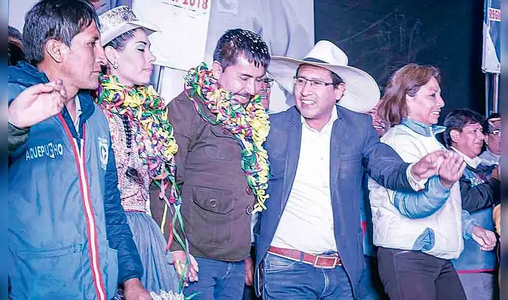 la vuelta. Hugo Mendoza ahora es consultor de Cáceres Llica con sueldo de ocho mil soles pagado por un fondo especial. la vuelta. Hugo Mendoza ahora es consultor de Cáceres Llica con sueldo de ocho mil soles pagado por un fondo especial.