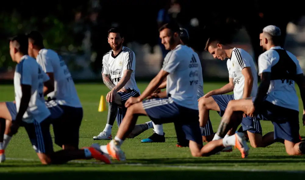 Concentración de la selección argentina habría interrumpida por hinchas de Brasil. Concentración de la selección argentina habría interrumpida por hinchas de Brasil.