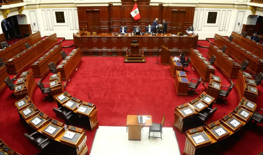 Pleno del Parlamento debe decidir sobre vacancia presidencial este viernes, aseguran especialistas. Foto: Congreso.
