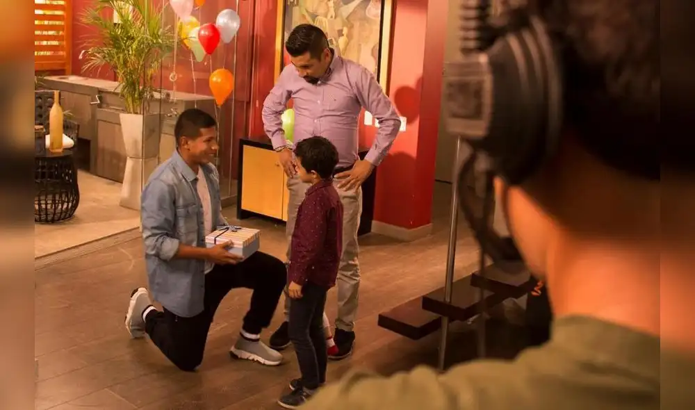Edison Flores debuta como actor en Sres.Papis [FOTOS]