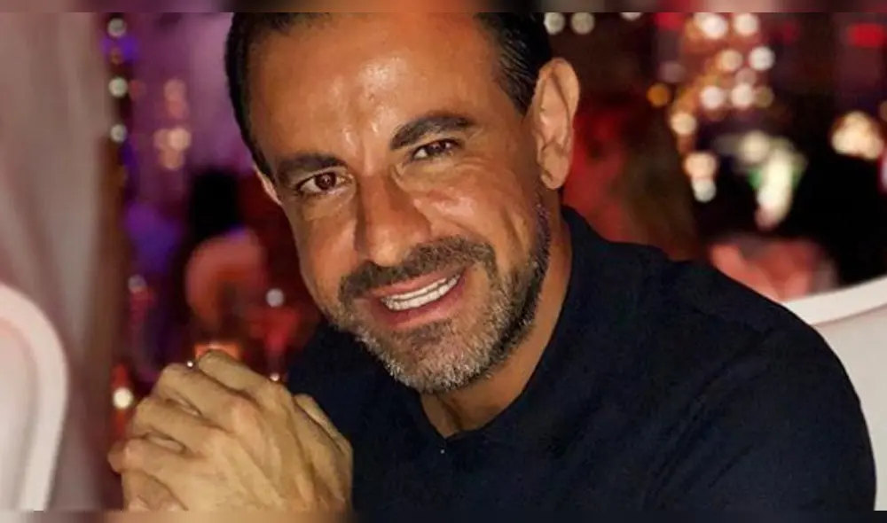 Sheyla Rojas permite que millonario Fidelio Cavalli le bese el cuello [VIDEO]