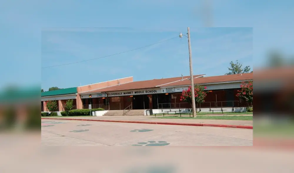 Su hijo llegó con moretones a casa y le confesó que docente le golpeó salvajemente en el baño