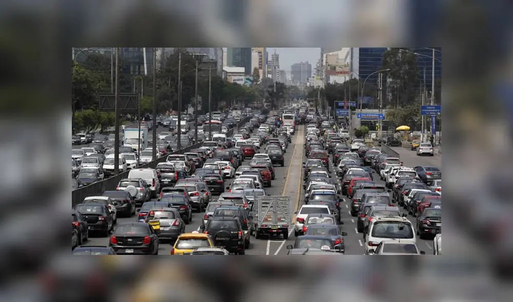 Gobierno endurece medidas para evitar que personas salgan de sus viviendas. (Foto: La República) Gobierno endurece medidas para evitar que personas salgan de sus viviendas. (Foto: La República)