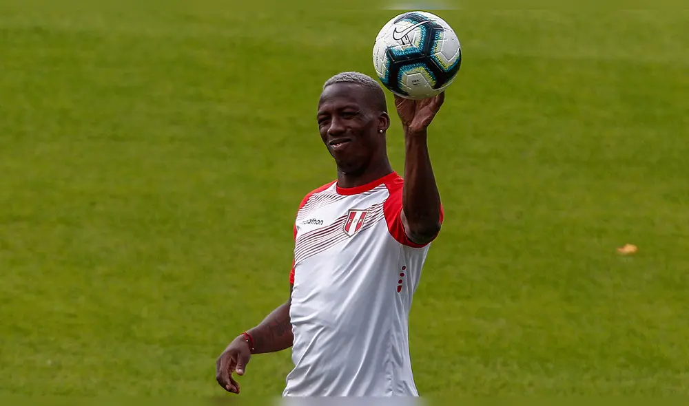 Selección peruana: Luis Advíncula reveló que se sintió discriminado en un club europeo.