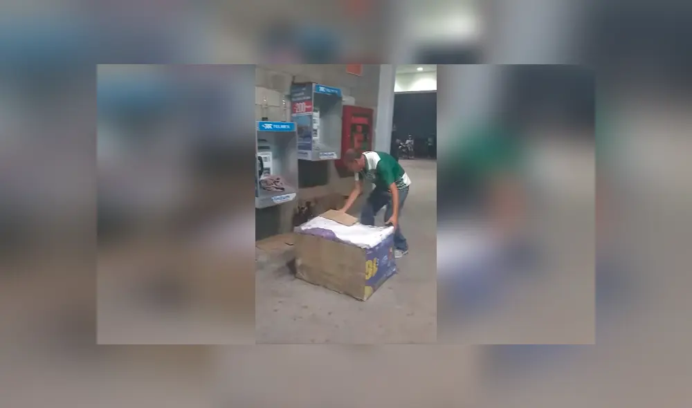 Desliza las imágenes para conocer la tierna acción de un hombre al brindarle abrigo y ropa a un perro callejero. Foto: Juan Echeverria.