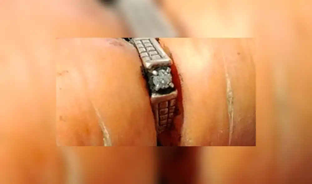Perdió su anillo de boda y lo encontró 13 años después en el lugar menos esperado