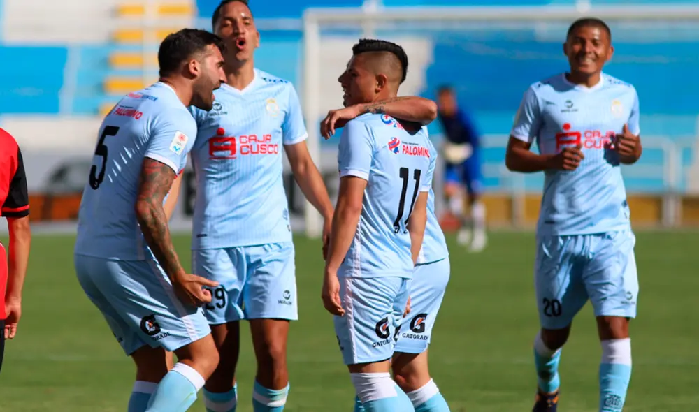 Hinchas cusqueños piden cambio de nombre del Real Garcilaso. Hinchas cusqueños piden cambio de nombre del Real Garcilaso.