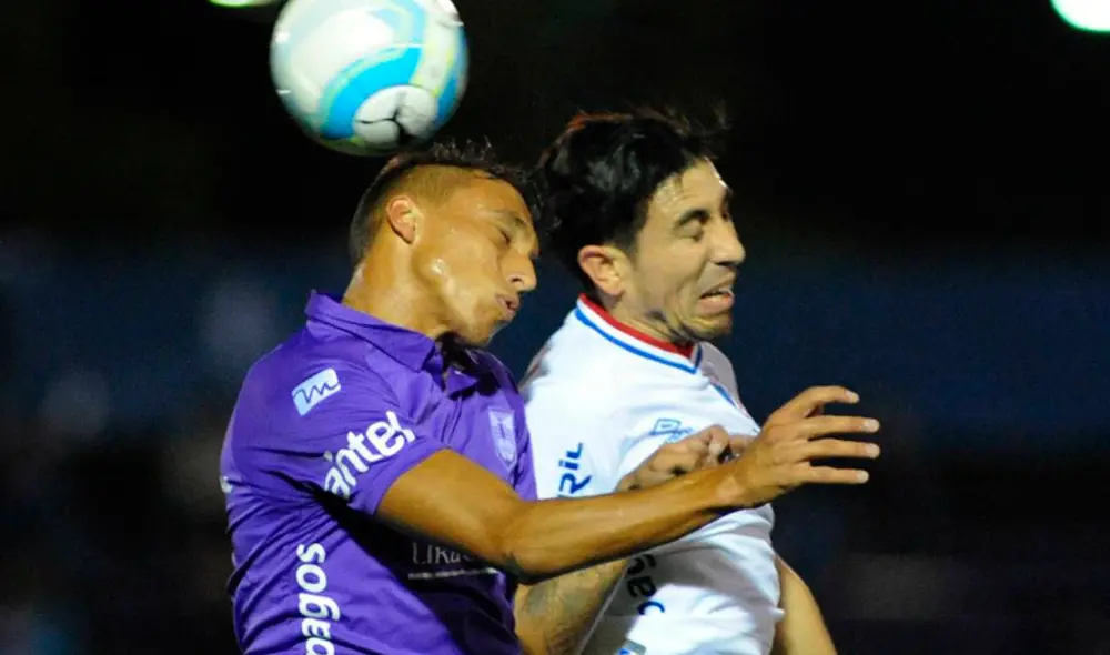 Nacional y Defensor Sporting debutan en el Torneo Intermedio de Uruguay en el Estadio Gran Parque Central.