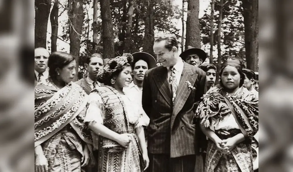 JACOBO ARBENS PRESIDENTE DE GUATEMALA QUIEN FUERA DERROCADO EN UN GOLPE DE ESTADO POR CARLOS CASTILLO ARMAS , TODO POR QUE JACOBO REALIZO UNA REFORMA AGRARIA DE LAS TIERRAS QUE ESTABA LA MAYORIA EN PODER DE UNA EMPRESA DE FRUTAS DE ESTADOS UNIDOS JACOBO ARBENS PRESIDENTE DE GUATEMALA QUIEN FUERA DERROCADO EN UN GOLPE DE ESTADO POR CARLOS CASTILLO ARMAS , TODO POR QUE JACOBO REALIZO UNA REFORMA AGRARIA DE LAS TIERRAS QUE ESTABA LA MAYORIA EN PODER DE UNA EMPRESA DE FRUTAS DE ESTADOS UNIDOS