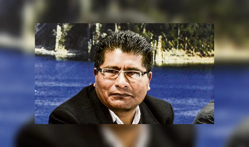 El gobernador de Puno, Walter Aduviri Calisaya, sabía lo que se le venía. Por eso optó por la clandestinidad desde la semana pasada cuando un juez le dictó prisión preventiva de 15 días. El gobernador de Puno, Walter Aduviri Calisaya, sabía lo que se le venía. Por eso optó por la clandestinidad desde la semana pasada cuando un juez le dictó prisión preventiva de 15 días.