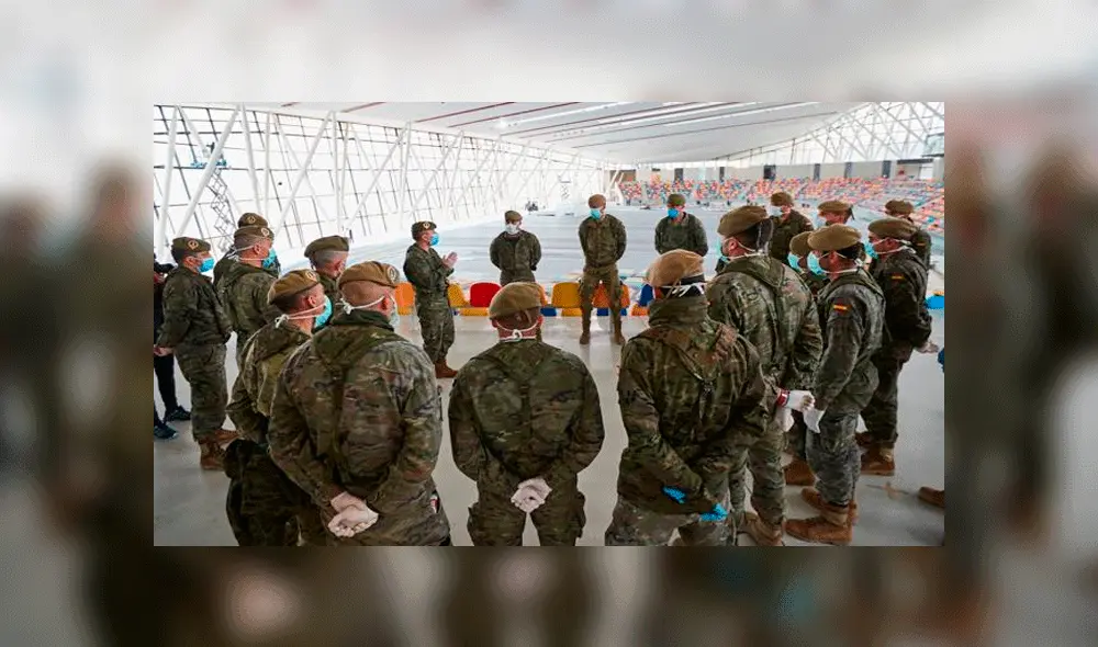 Efectivos del Ejército de Tierra a su llegada a la pista cubierta de atletismo de Sabadell. Foto: EFE Efectivos del Ejército de Tierra a su llegada a la pista cubierta de atletismo de Sabadell. Foto: EFE