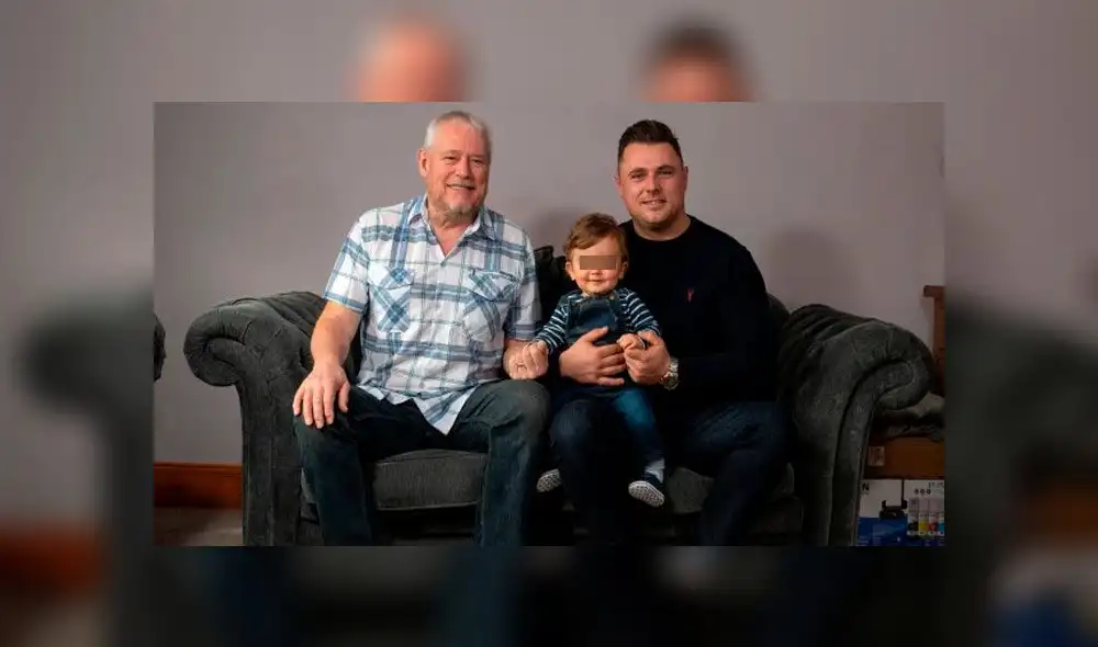 Steve Iles padre, de 68 años, su hijo Steve, de 33, y Henry, de un año. Los tres comparten cumpleaños. Fuente: The Sun.