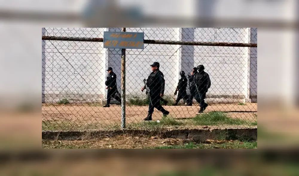 55 reos del penal de Aguaruto se fugaron en medio de balacera por liberación del hijo de ‘El Chapo’ 55 reos del penal de Aguaruto se fugaron en medio de balacera por liberación del hijo de ‘El Chapo’