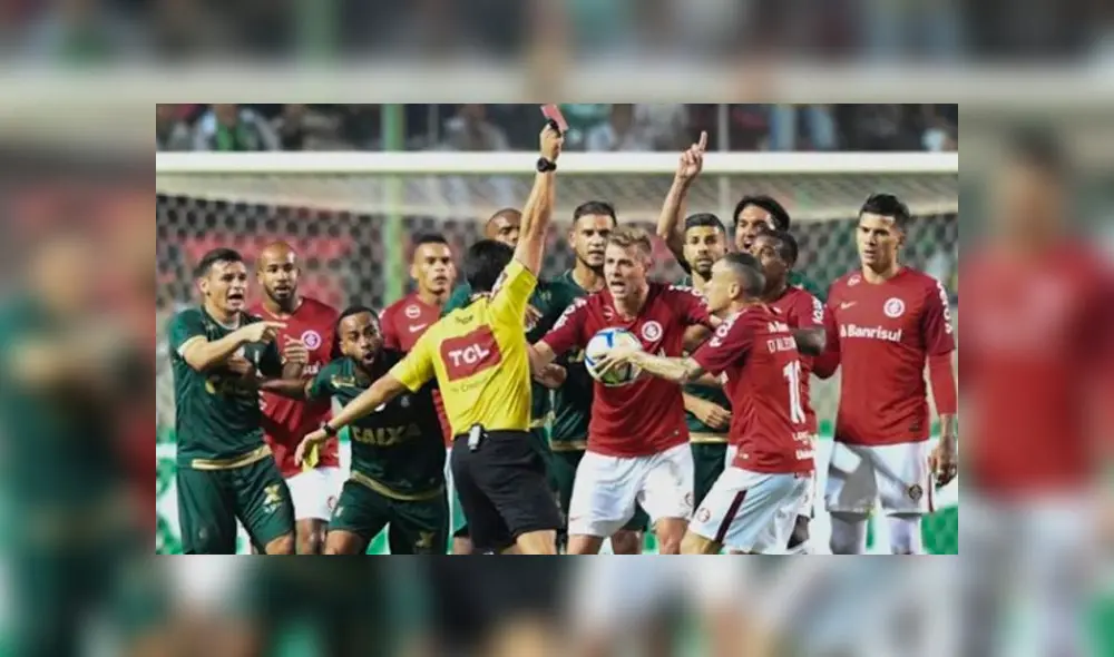 La insólita expulsión de Andrés D'Alessandro que causa polémica en Brasil [VIDEO]