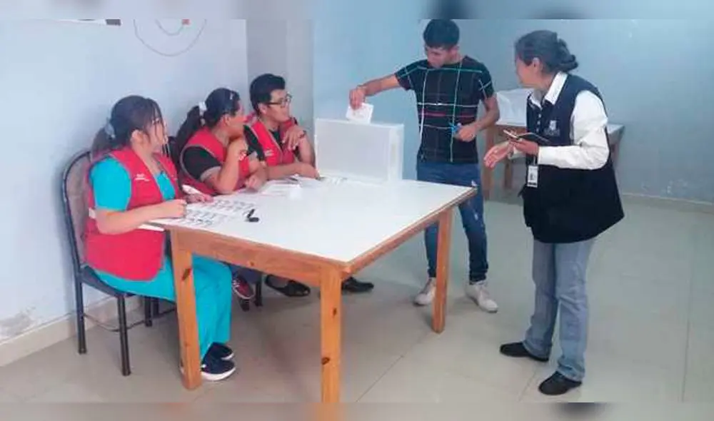 Personas con discapacidad participaron en simulacro de votación. Personas con discapacidad participaron en simulacro de votación.