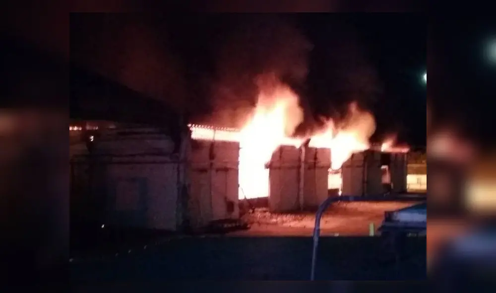 Incendio en los almacenes de CANTV y Movilnet, en Venezuela. Foto: Twitter Incendio en los almacenes de CANTV y Movilnet, en Venezuela. Foto: Twitter