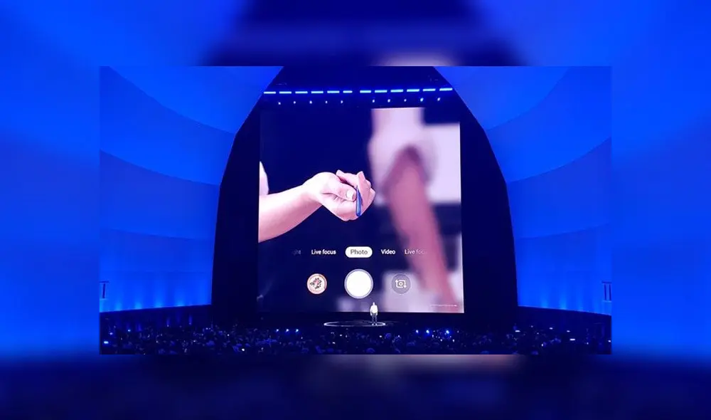 El lápiz digital S Pen puede controlar el Note 10 y Note 10 Plus con gestos en el aire. El lápiz digital S Pen puede controlar el Note 10 y Note 10 Plus con gestos en el aire.