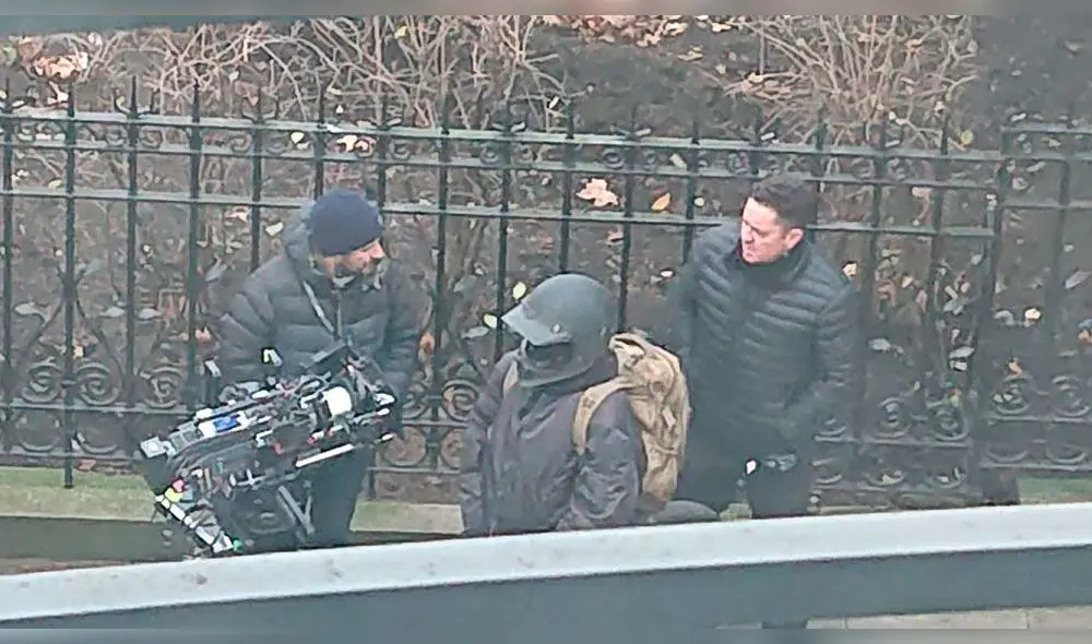 Primer vistazo a Robert Pattinson como Bruce Wayne en el set. Foto: Twitter Primer vistazo a Robert Pattinson como Bruce Wayne en el set. Foto: Twitter