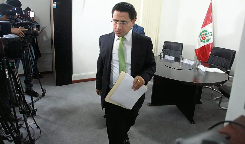 Procurador advierte deficiencias en caso Hinostroza Procurador advierte deficiencias en caso Hinostroza