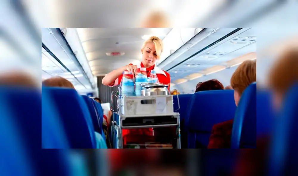 Twitter: azafata se tomó inocente selfie y dejó al descubierto su falta de honradez