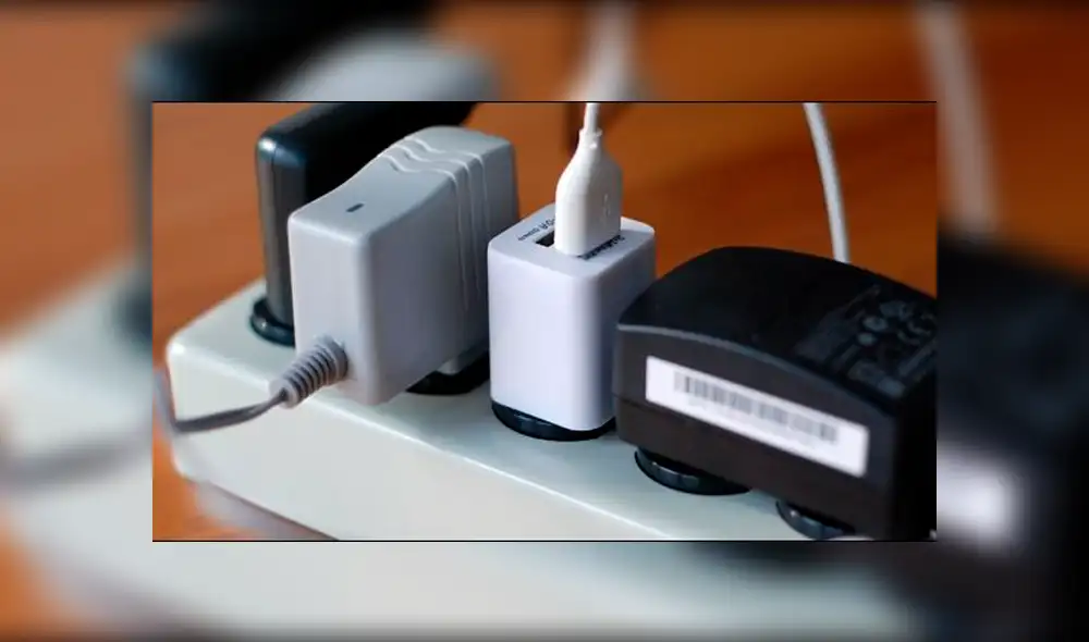 El hombre trabajaba en una tienda de teléfonos móviles. Fuente: foto referencial. El hombre trabajaba en una tienda de teléfonos móviles. Fuente: foto referencial.