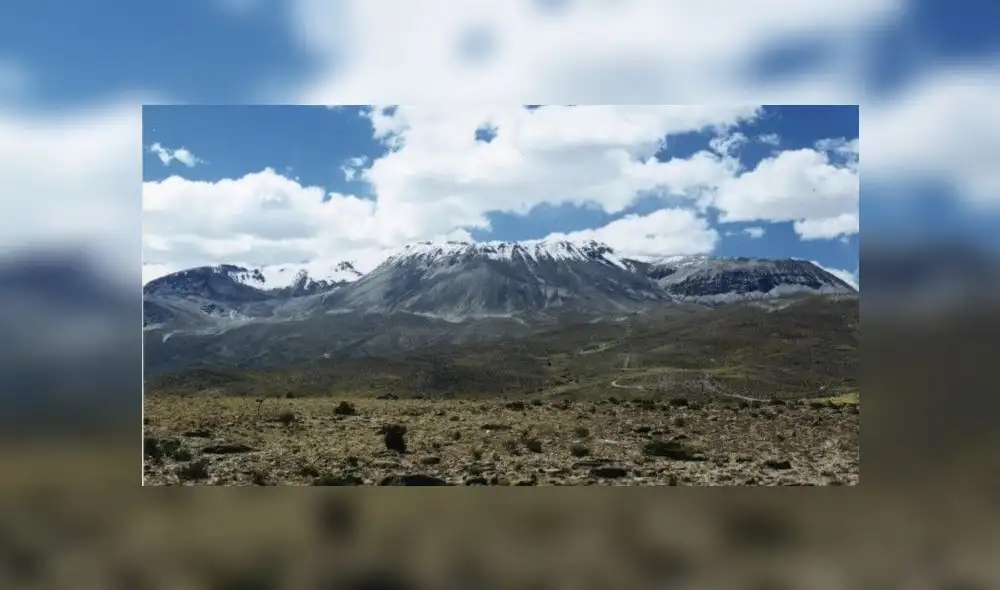 IGP en alerta ante posible activación del volcán Ticsani, en Moquegua