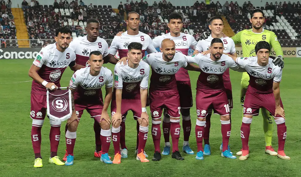 Sigue aquí EN VIVO ONLINE el Saprissa vs. Olimpia por la semifinal de ida de la Concachampions 2019. | Foto: AFP