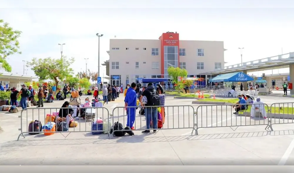 Más de 2 mil peruanos varados en Chile cruzaron la frontera. Más de 2 mil peruanos varados en Chile cruzaron la frontera.
