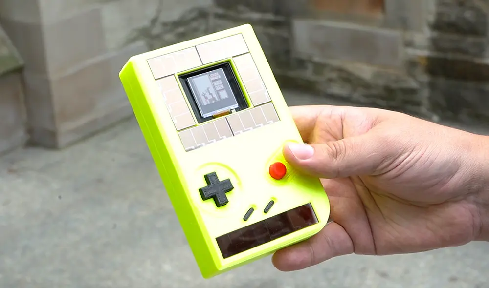La consola tiene el diseño del Nintendo Game Boy de 8 bits. | Foto: Northwestern University
