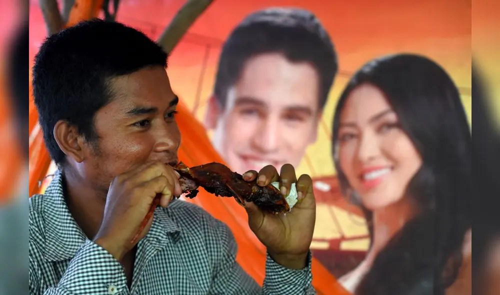 El pincho de rata, un tentempié que gana popularidad en Camboya. Foto: AFP. El pincho de rata, un tentempié que gana popularidad en Camboya. Foto: AFP.