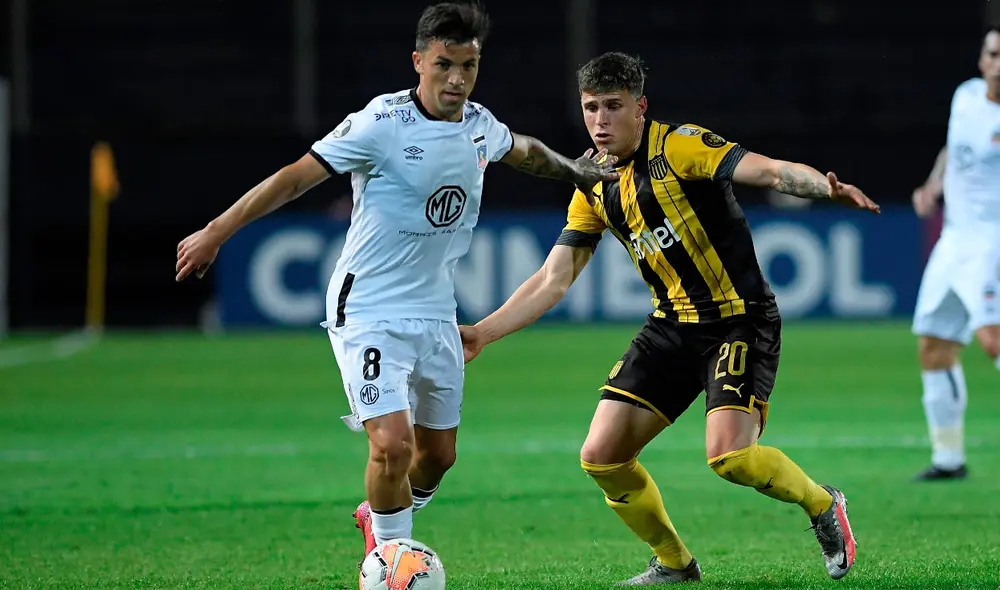 Peñarol y Colo Colo se enfrentan por la fecha 5 del grupo C de la Copa Libertadores 2020. | Foto: EFE Peñarol y Colo Colo se enfrentan por la fecha 5 del grupo C de la Copa Libertadores 2020. | Foto: EFE